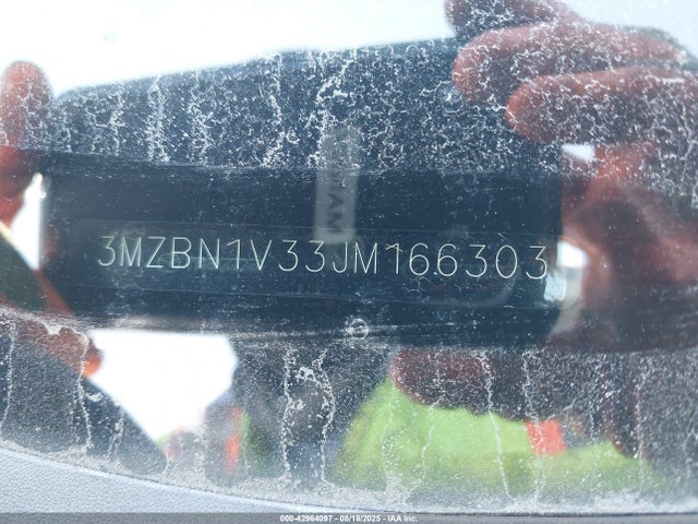 3MZBN1V33JM166303 Mazda py