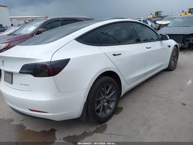 2021 TESLA MODEL 3 5YJ3E1EB8MF852828 Photo 3