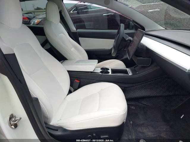 2021 TESLA MODEL 3 5YJ3E1EB8MF852828 Photo 4