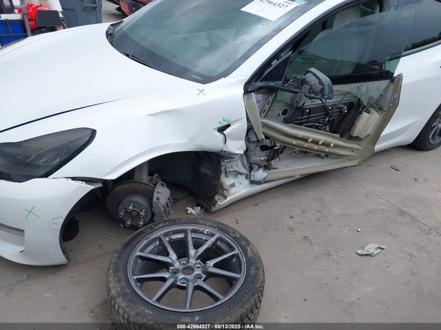 2021 TESLA MODEL 3 5YJ3E1EB8MF852828 Photo 5