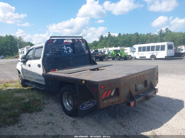 Ford 2017 2017 1FD8W3H61HEF50975 Image 4