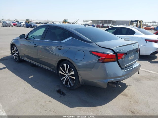Nissan 2020 2020 1N4BL4CV5LN308275 Image 3