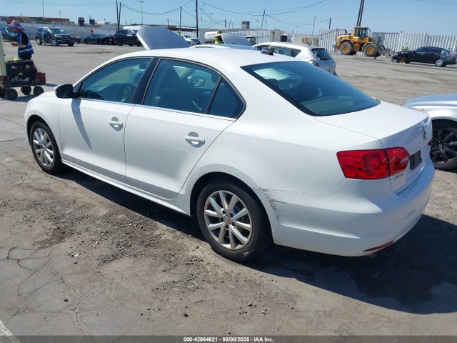 3VWD17AJ6EM373057 Volkswagen 2014