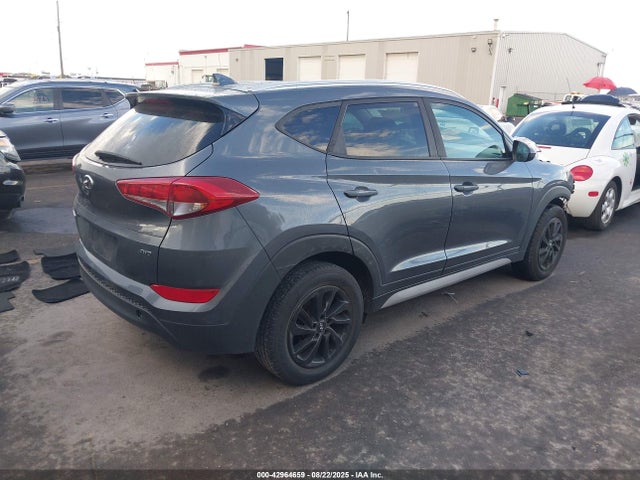 2018 HYUNDAI TUCSON KM8J3CA47JU683738 Photo 3