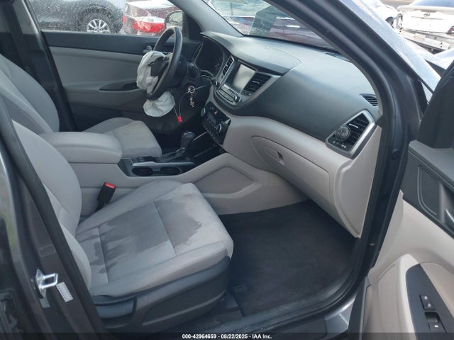 2018 HYUNDAI TUCSON KM8J3CA47JU683738 Photo 4