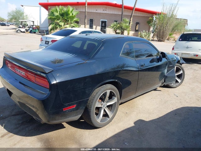 2C3CDYBT7EH281812 Dodge Challenger