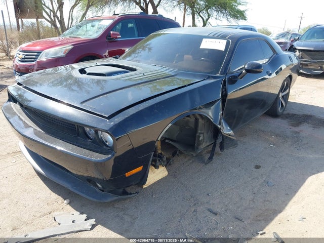 2C3CDYBT7EH281812 Dodge Challenger
