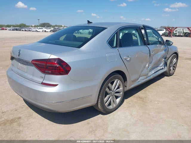 1VWGT7A38HC045816 Volkswagen 1.8 tsi