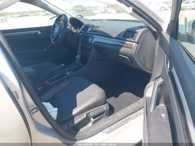 1VWGT7A38HC045816 Volkswagen 1.8 tsi