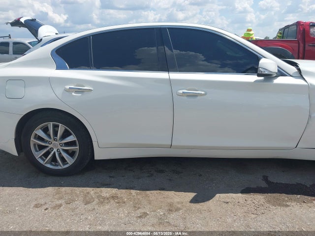 JN1BV7AR5FM393594 Infiniti Q50