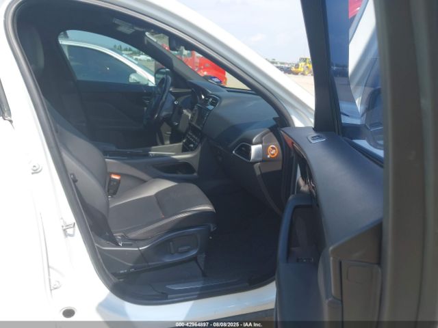 2018 JAGUAR F-PACE SADCJ2FX8JA328986 Photo 4