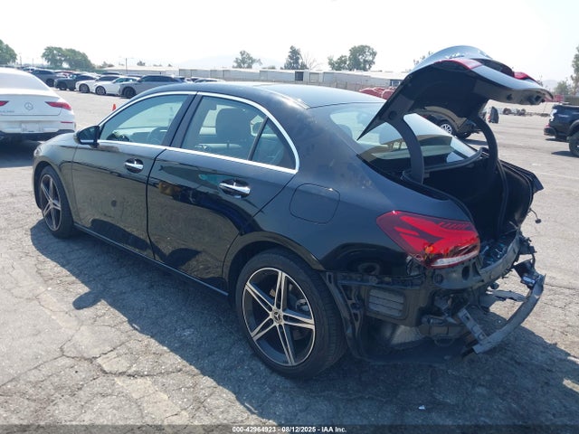 Mercedes-Benz m260 2022 W1K3G4EB3NJ353544 Image 3