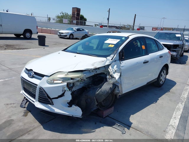 Ford 2014 2014 1FADP3E2XEL224753 Image 2