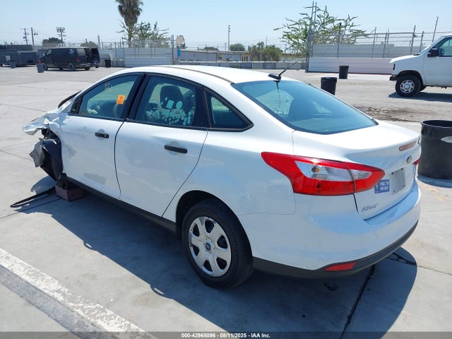 Ford 2014 2014 1FADP3E2XEL224753 Image 3