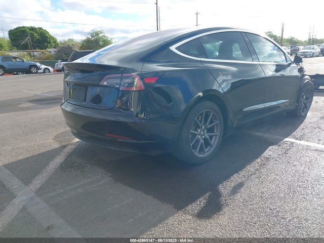 2018 TESLA MODEL 3 5YJ3E1EA1JF173633 Photo 3