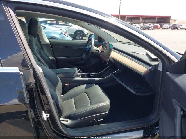 2018 TESLA MODEL 3 5YJ3E1EA1JF173633 Photo 4