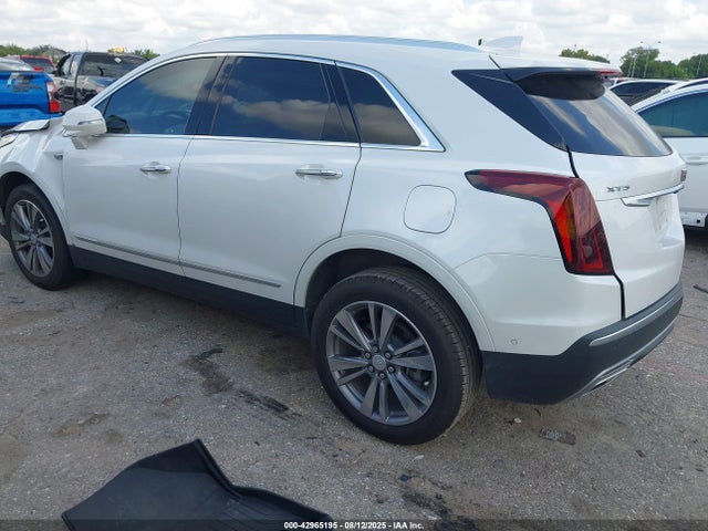 2020 CADILLAC XT5 1GYKNERS5LZ233183 Photo 2