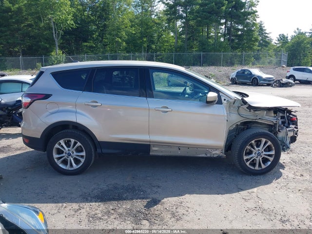 1FMCU9G94HUB93621 Ford Escape