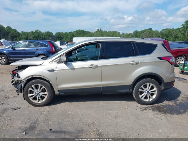 1FMCU9G94HUB93621 Ford Escape