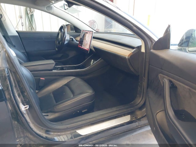 2018 TESLA MODEL 3 5YJ3E1EB3JF183749 Photo 4