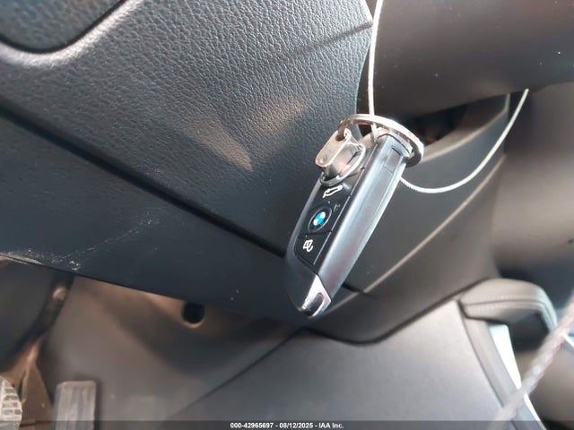WBXJG7C06M5U05571 BMW X1
