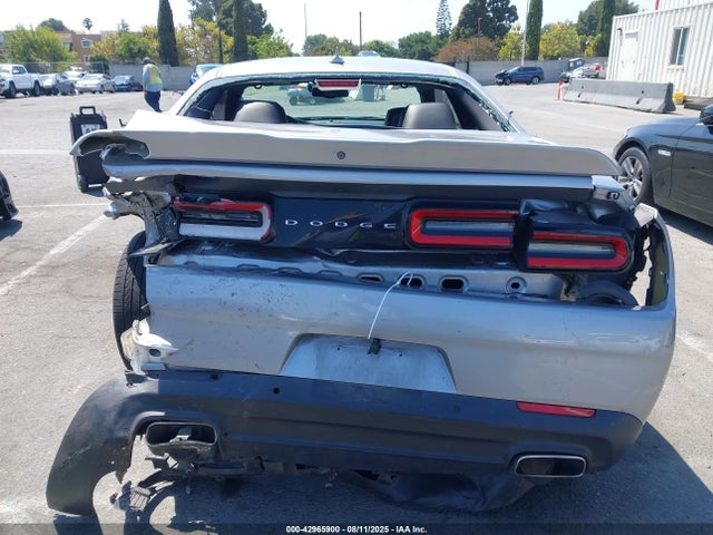 Dodge Challenger 2018 2C3CDZAG8JH258916 Image 16