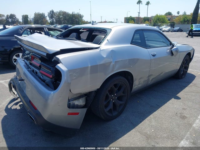 Dodge Challenger 2018 2C3CDZAG8JH258916 Image 4