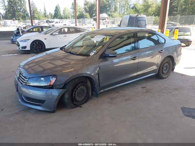 Volkswagen Passat 2014 1VWAP7A38EC008027 Image 2
