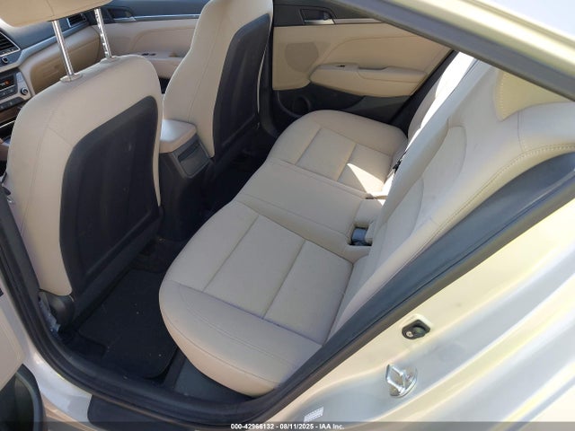 KMHD74LF6HU391997 Hyundai Elantra