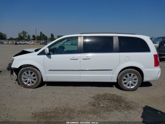 2C4RC1BG6GR187758 Chrysler Town and Country