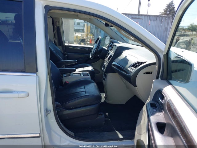 2C4RC1BG6GR187758 Chrysler Town and Country