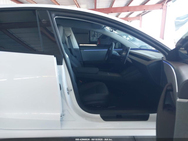 2025 TESLA MODEL 3 5YJ3E1EA1SF049489 Photo 4