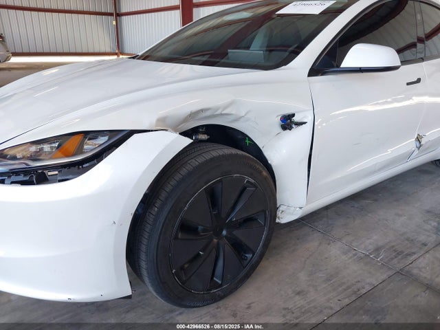 2025 TESLA MODEL 3 5YJ3E1EA1SF049489 Photo 5