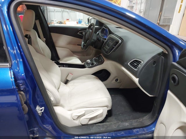 1C3CCCABXGN177789 Chrysler 200