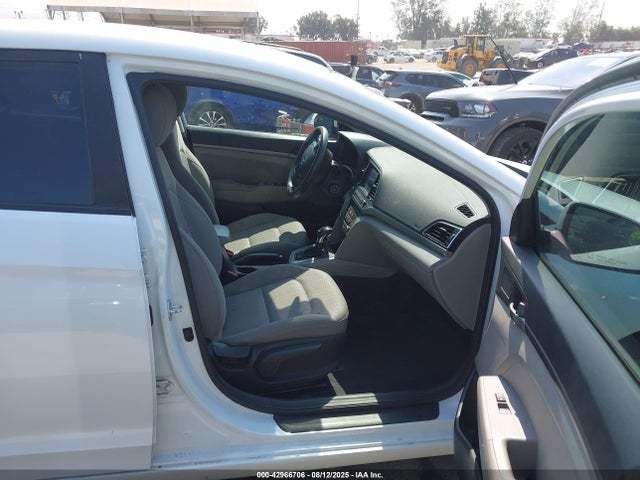 Hyundai Elantra 2017 5NPD84LF9HH045356 Image 5