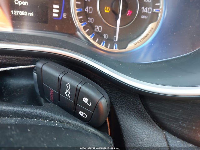 Chrysler 200 2015 1C3CCCAB8FN690490 Image 11