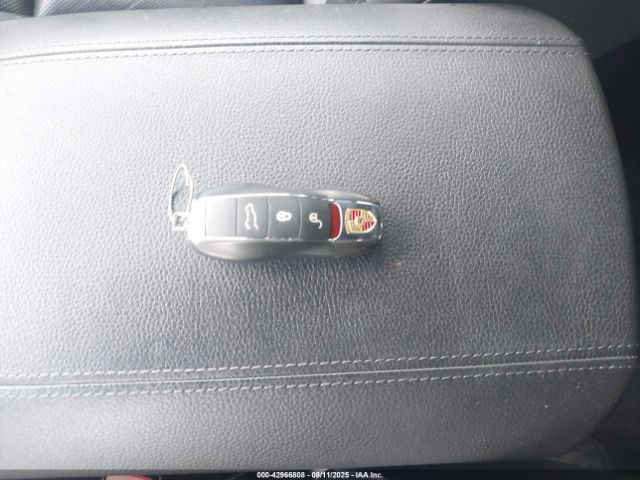 2016 PORSCHE CAYENNE WP1AA2A23GLA04838 Photo 10