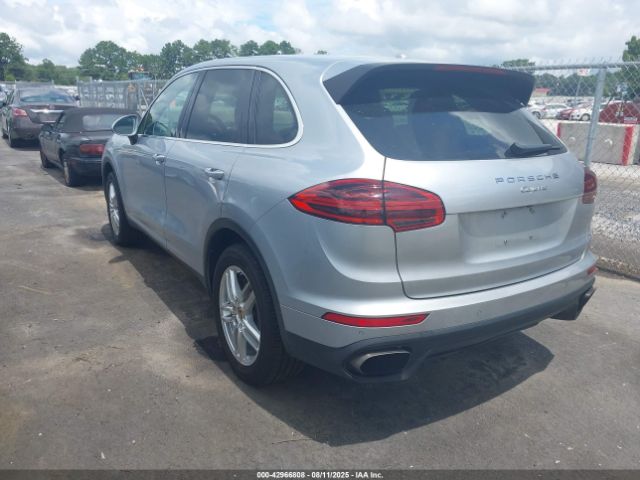 2016 PORSCHE CAYENNE WP1AA2A23GLA04838 Photo 2