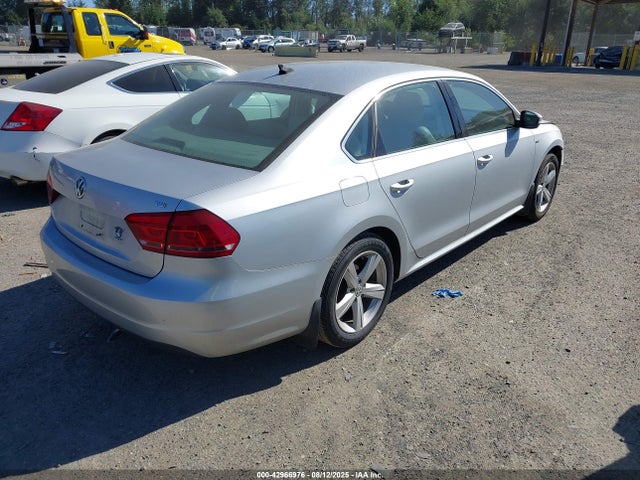 1VWAT7A36FC114182 Volkswagen Passat