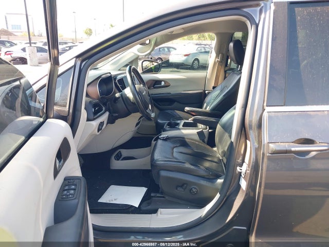 Chrysler 2017 2017 2C4RC1EG1HR542638 Image 5