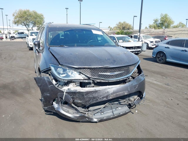 Chrysler 2017 2017 2C4RC1EG1HR542638 Image 6