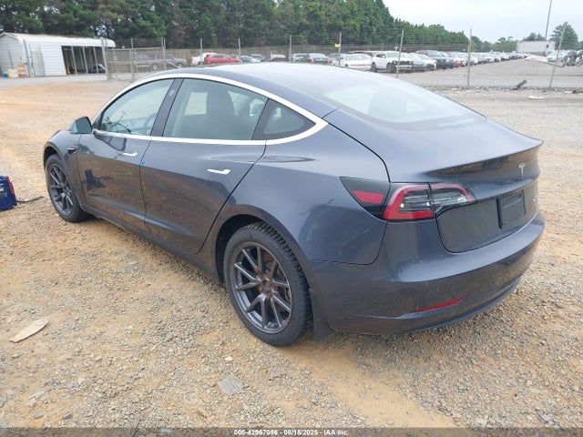 2019 TESLA MODEL 3 5YJ3E1EB4KF205694 Photo 2