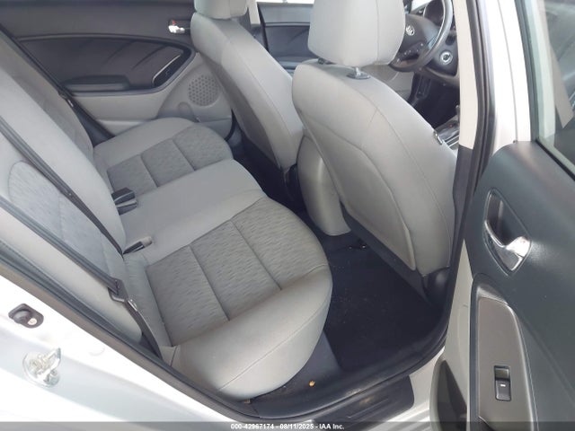 KIA dohc mpi nu 2015 KNAFK4A62F5362712 Image 8