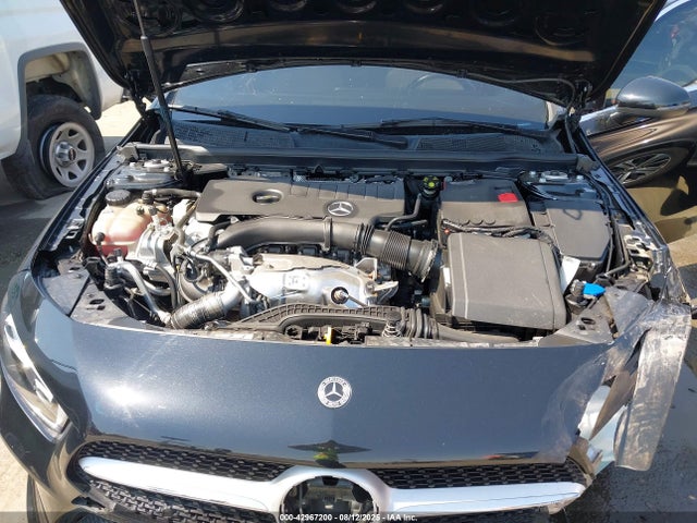 W1K3G4EB7MJ317614 Mercedes-Benz m260