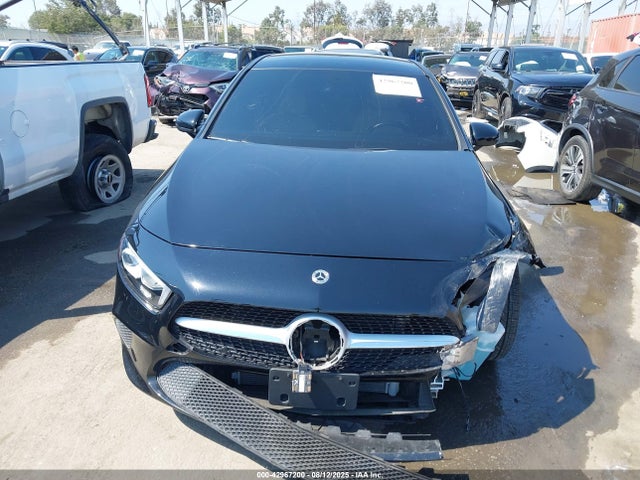 W1K3G4EB7MJ317614 Mercedes-Benz m260