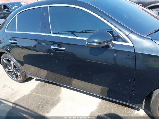W1K3G4EB7MJ317614 Mercedes-Benz m260