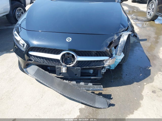 W1K3G4EB7MJ317614 Mercedes-Benz m260