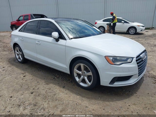 2016 AUDI A3 WAUA7GFF4G1004817 Photo 0
