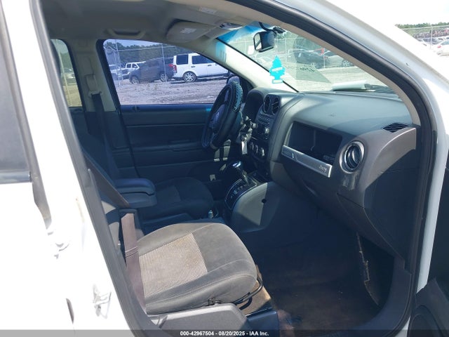Jeep 2016 2016 1C4NJCBA2GD567470 Image 5