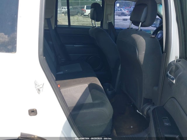Jeep 2016 2016 1C4NJCBA2GD567470 Image 8